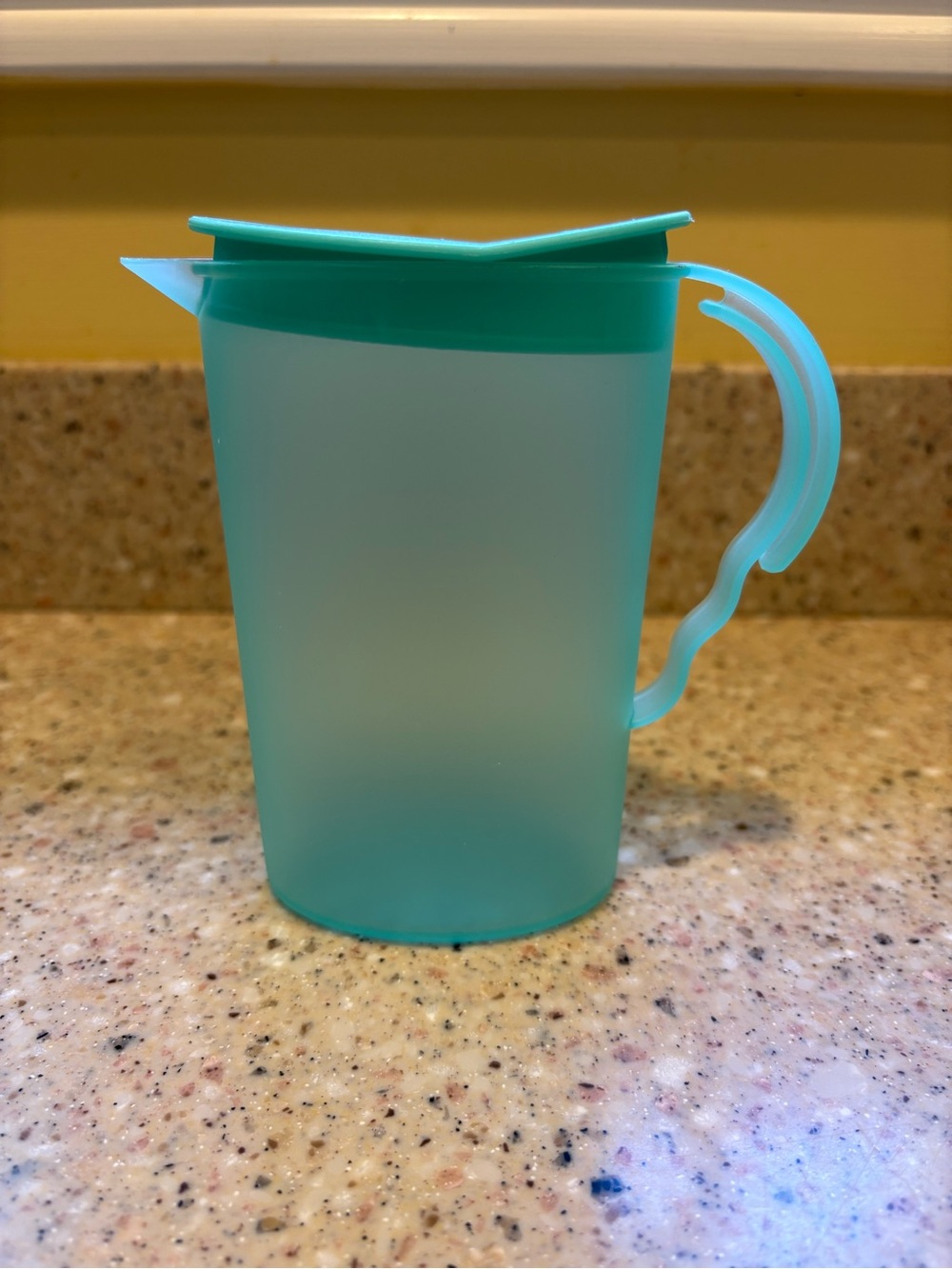 Tupperware Impressions Miniature Kids Pitcher, 10oz, Like New